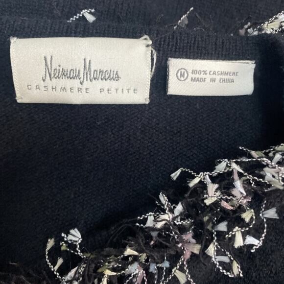 Neiman Marcus Cashmere Knit Sweater Cardigan Black White Fringe Pockets Button M - Picture 6 of 6